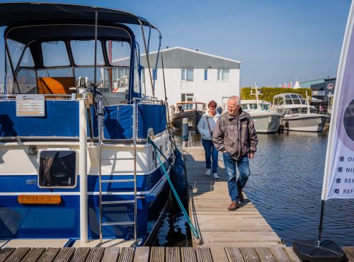 Motorboot Sneek läutet die Bootssaison mit großartiger Frühlingsmesse ein