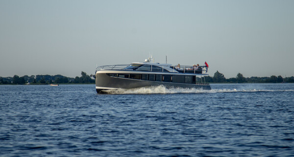 Steeler Yachts - Motorboot Sneek